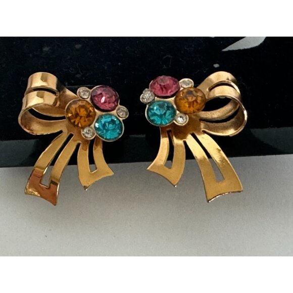 Coro Screw Back Earrings Vintage Bow Ribbon Colorful Rhinestones Goldtone 1 inch - Picture 9 of 10